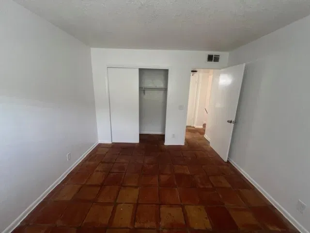  Unit 103 photo 4