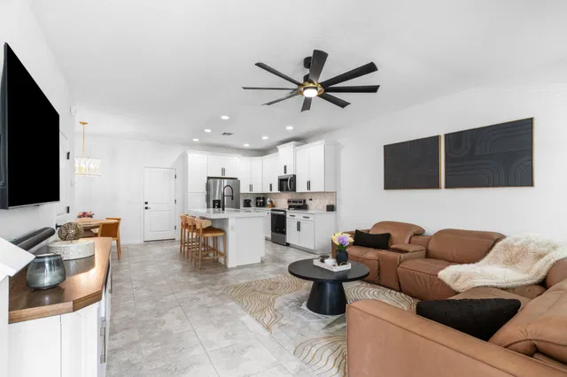  Residence photo 11