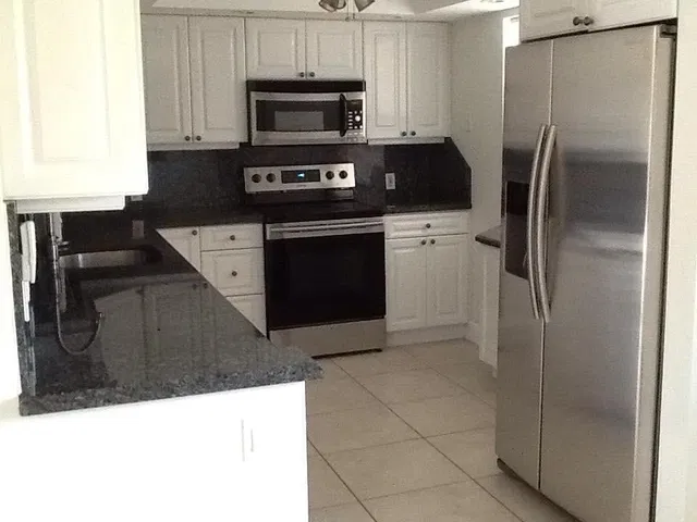 Unit 309 photo 16