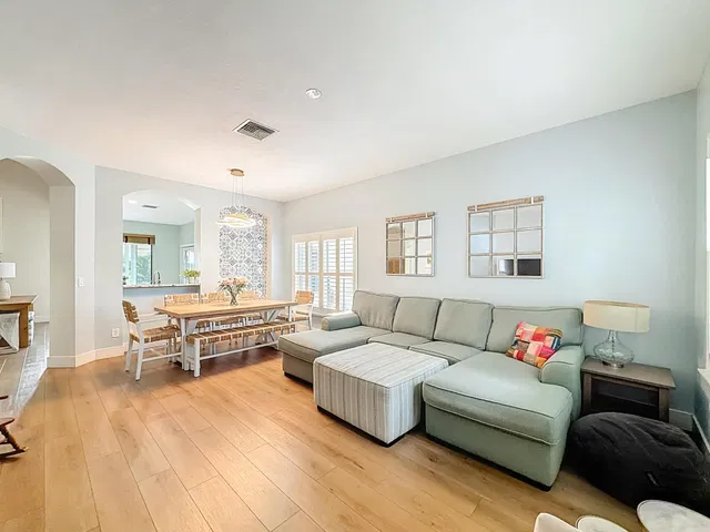  Residence photo 11