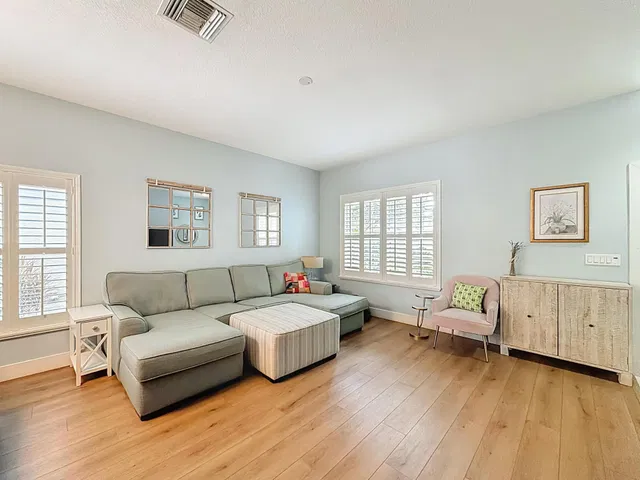  Residence photo 12