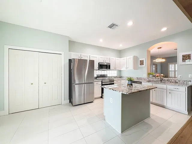  Residence photo 24