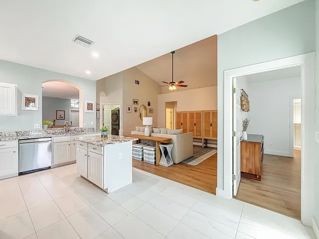  Residence photo 25