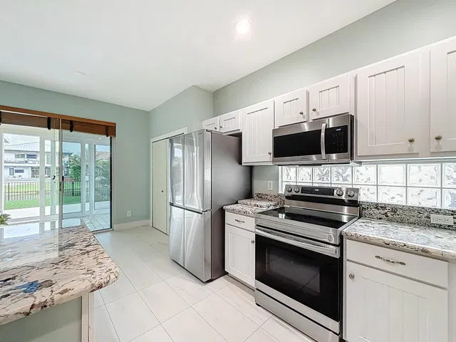  Residence photo 28