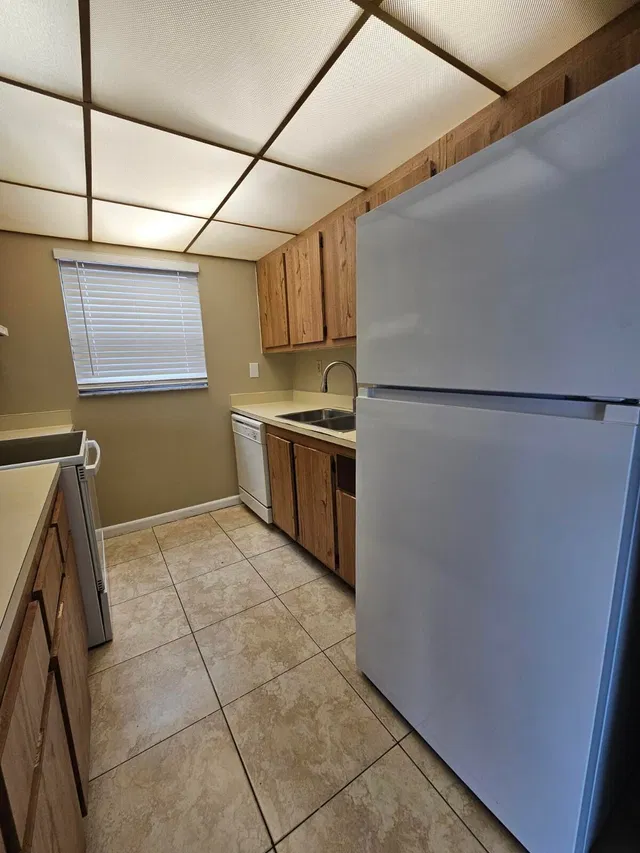  Unit 302 photo 6