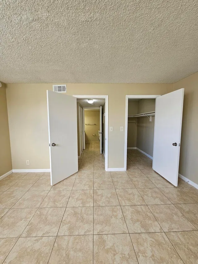  Unit 302 photo 9