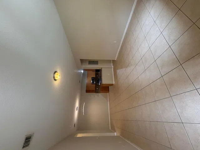 Unit 45 photo 15