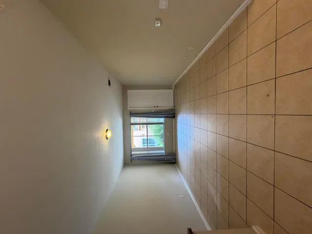 Unit 45 photo 17