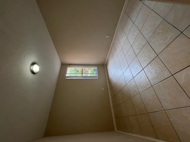 Unit 45 photo 26