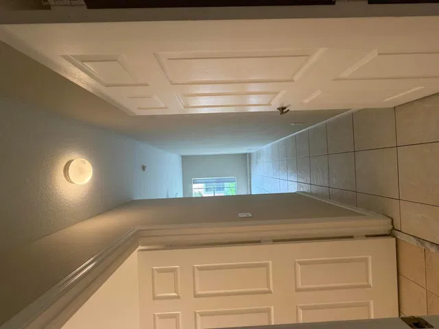 Unit 45 photo 31