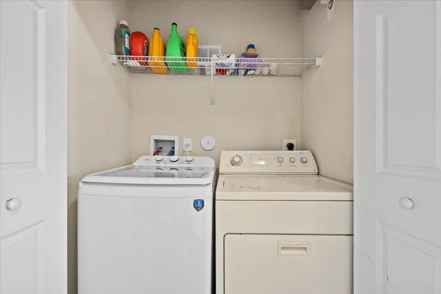 Botanica Unit 104 photo 21