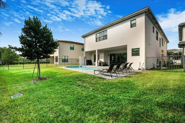Boca Bridges Residence photo 30