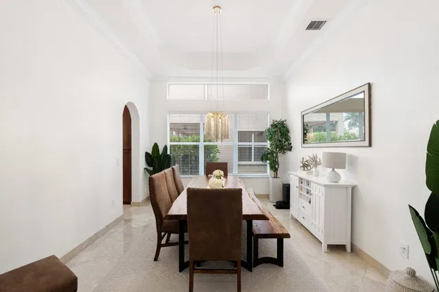  Residence photo 9