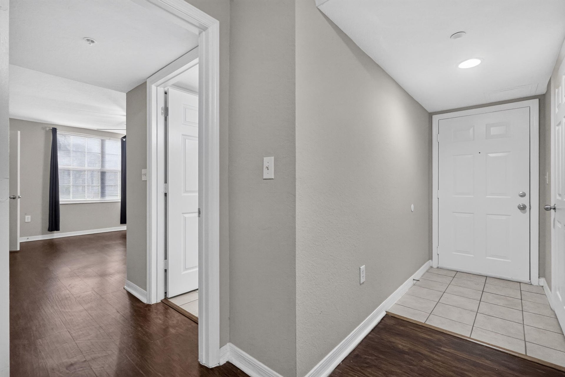 Unit 102 photo 4