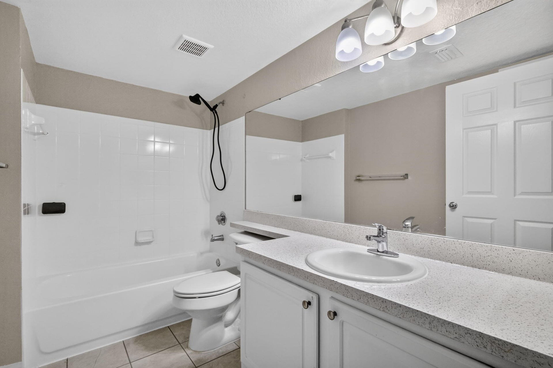 Unit 102 photo 5