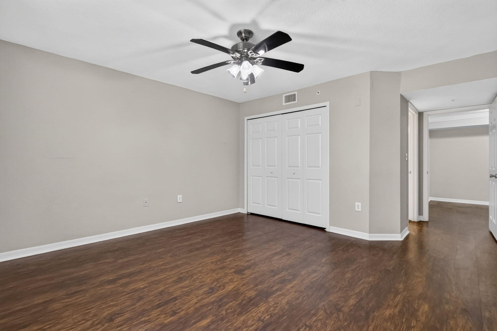 Unit 102 photo 8