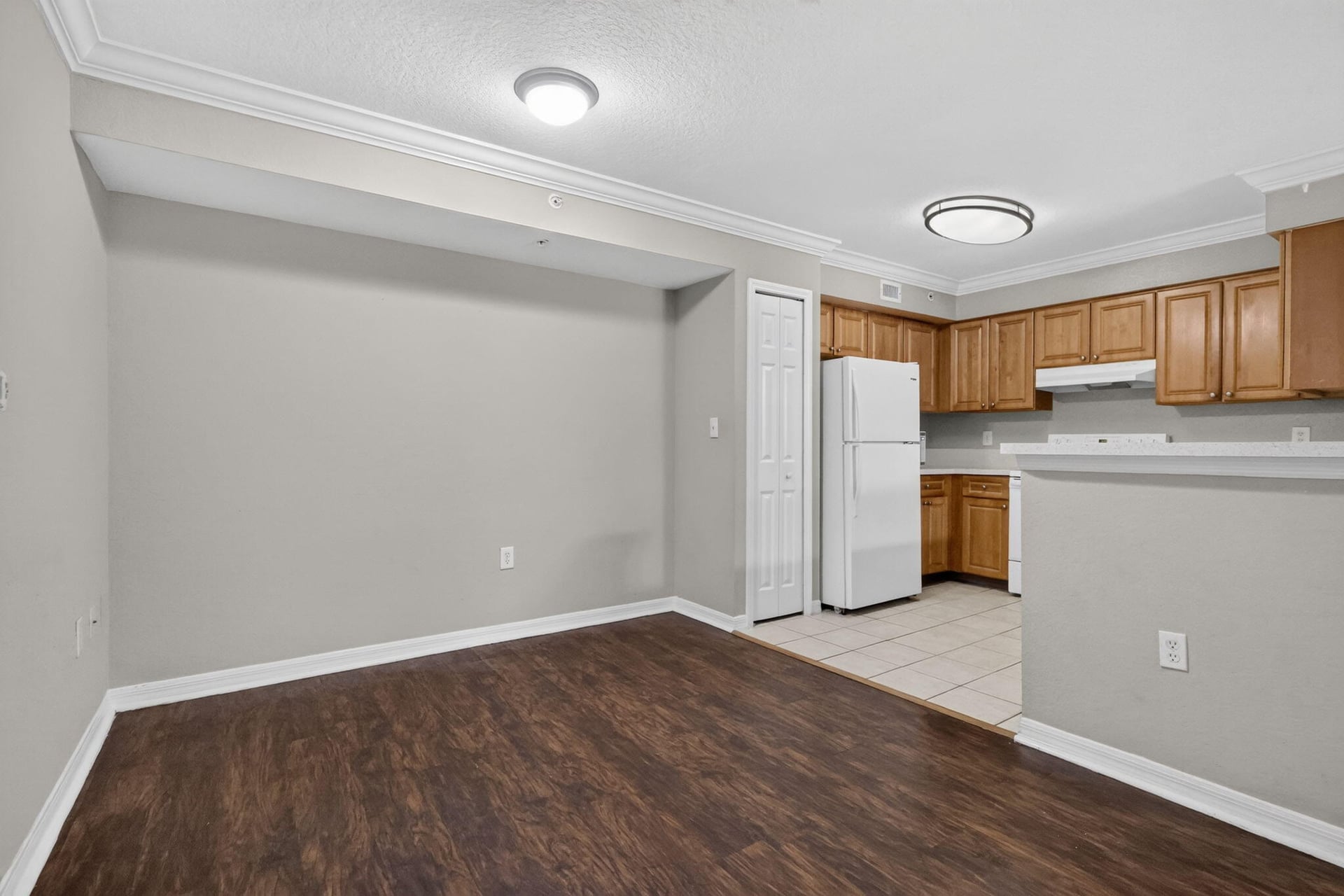 Unit 102 photo 11