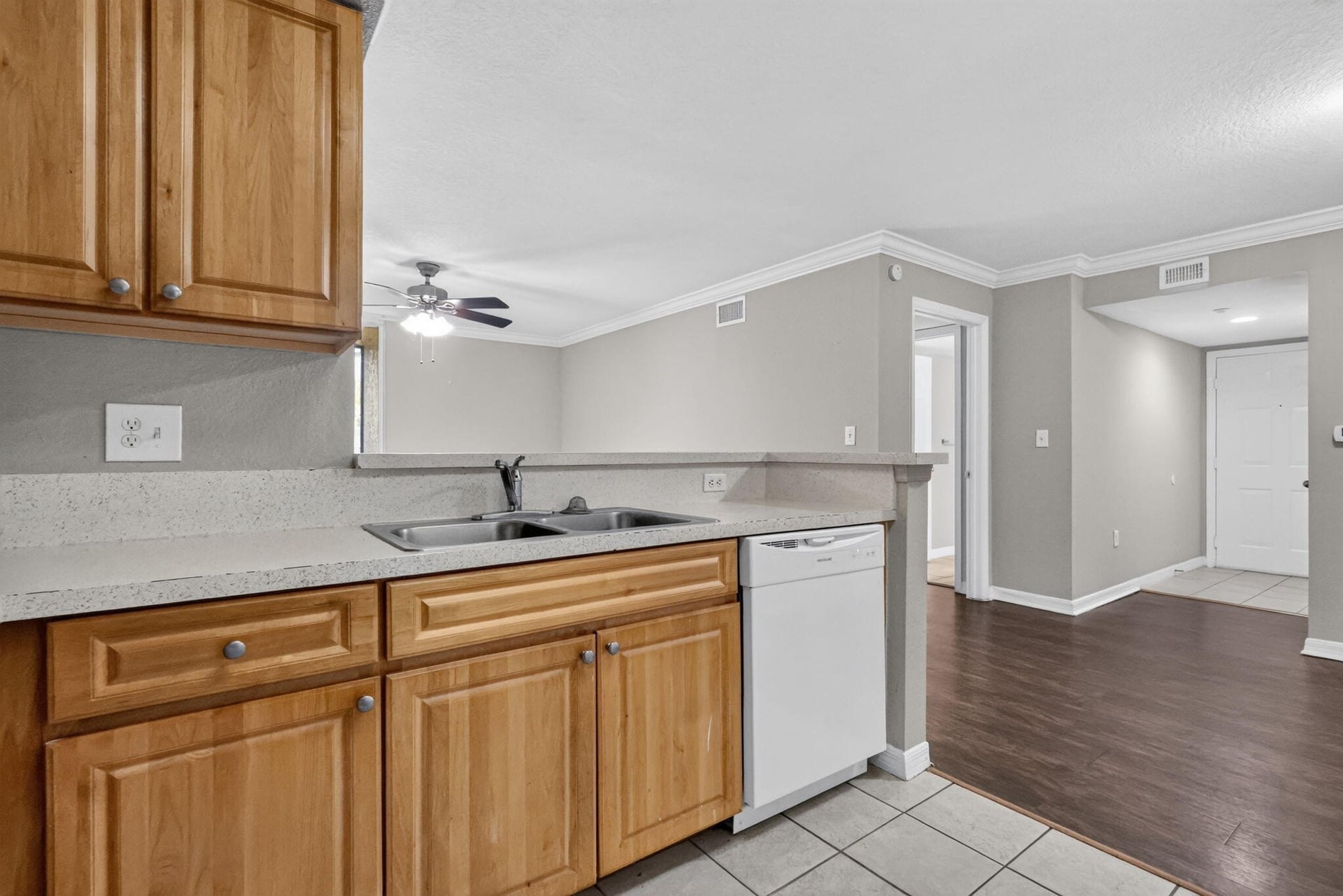 Unit 102 photo 15