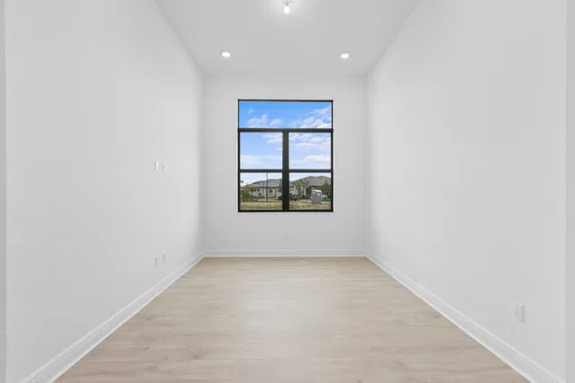 Residence photo 14