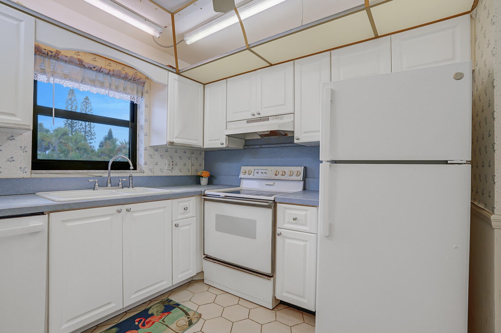 Unit H207 photo 11