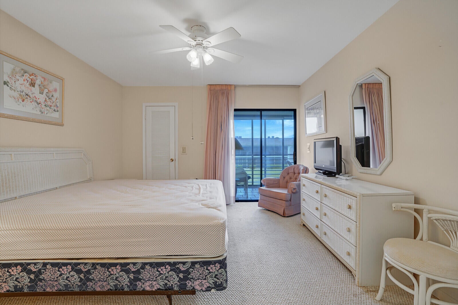 Unit H207 photo 14