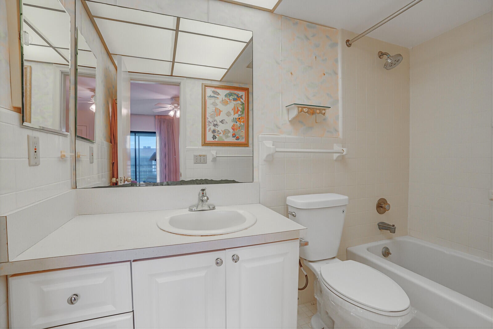 Unit H207 photo 16