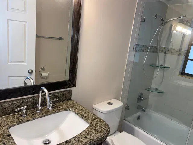 Residence photo 2