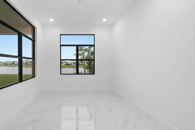 Residence photo 7