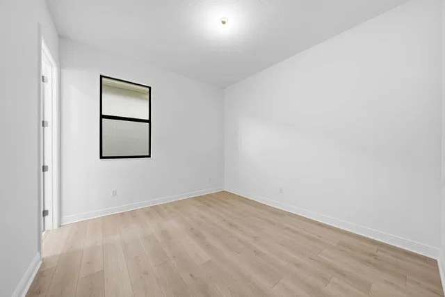 Residence photo 24