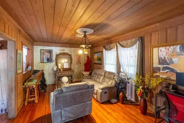  Residence photo 4