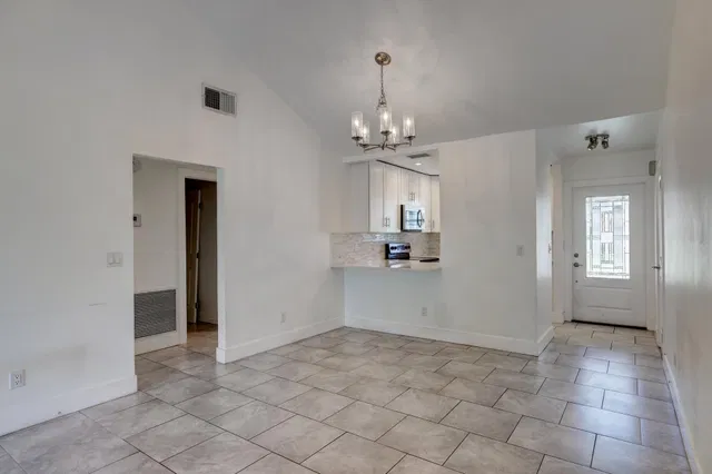 Residence photo 4