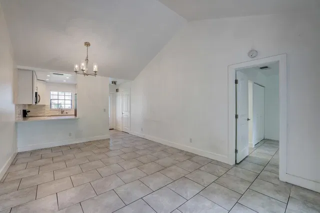 Residence photo 5