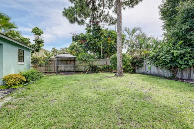 Residence photo 23