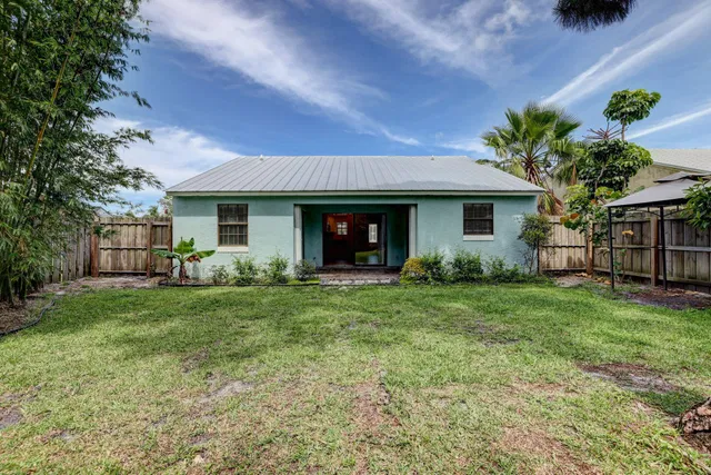 Residence photo 25