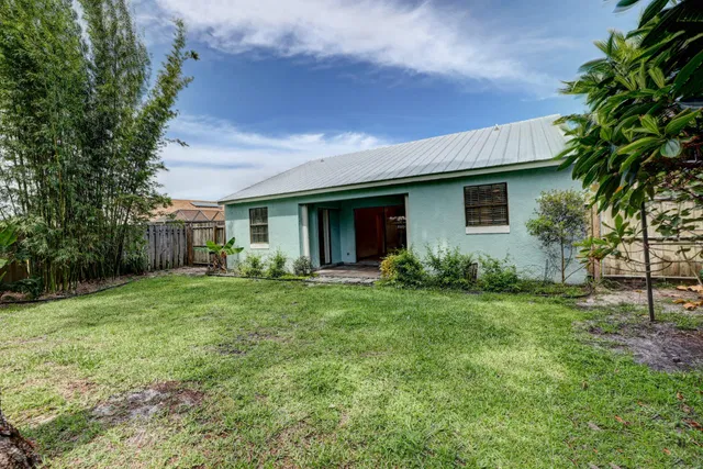 Residence photo 26