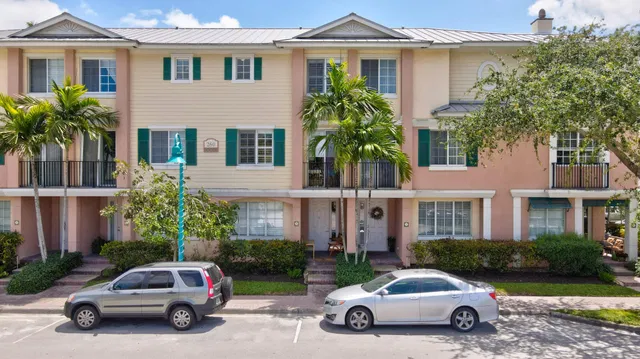 Pineapple Grove Village Condominiums Unit 4-D photo 6