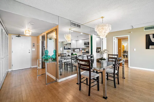  Unit 1606 photo 9