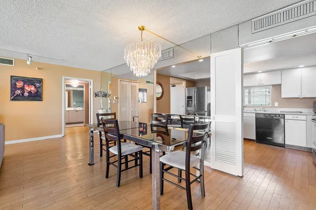  Unit 1606 photo 10