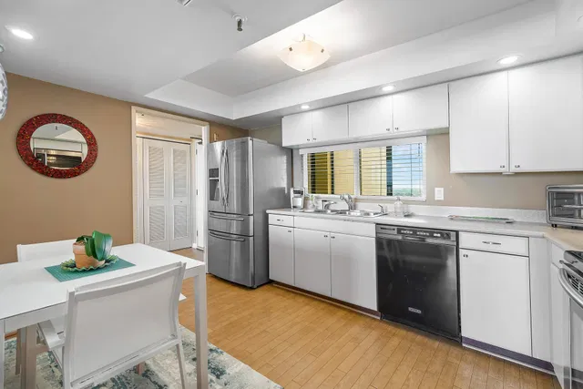  Unit 1606 photo 11