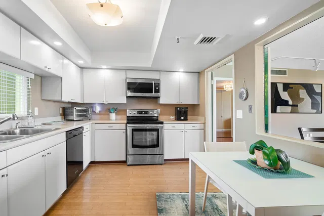  Unit 1606 photo 12
