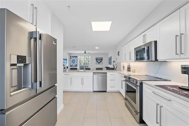 Pineapple Grove Village Condominiums Unit 6-F photo 3