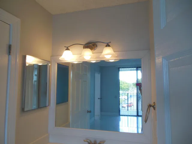 Unit 31 photo 10