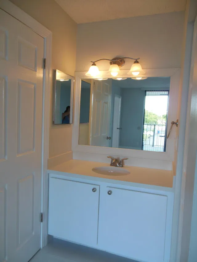 Unit 31 photo 12