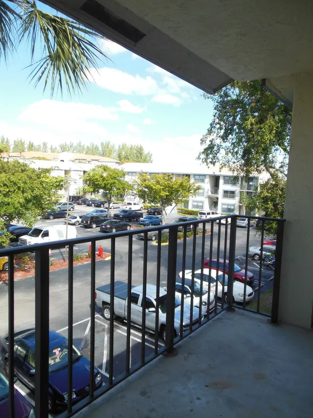 Unit 31 photo 15