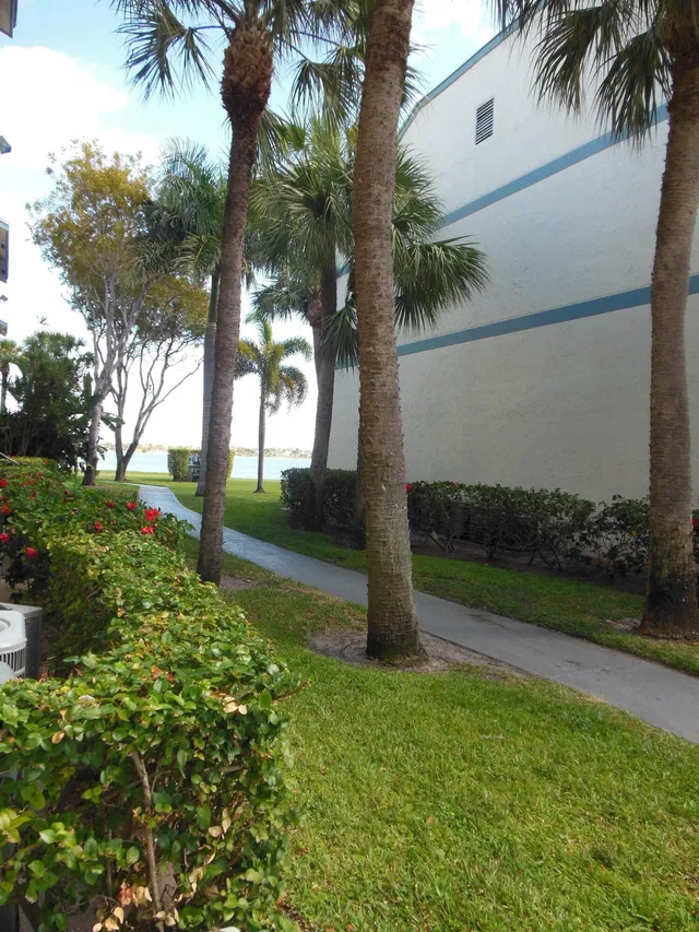 Unit 31 photo 17