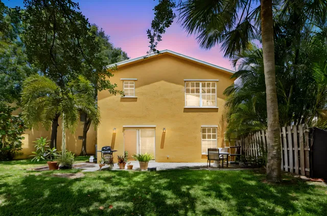Residence photo 3