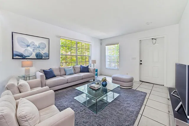 Residence photo 5