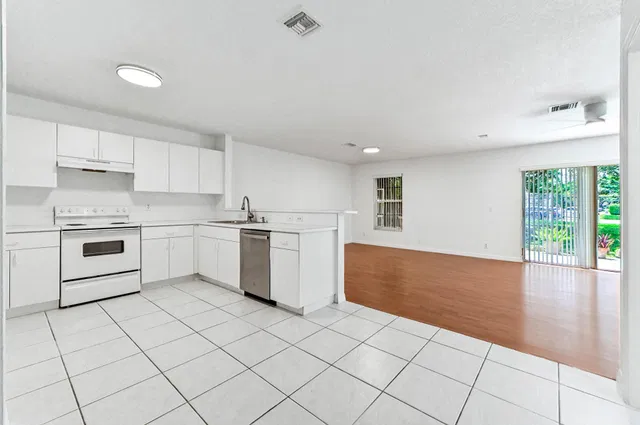 Residence photo 7