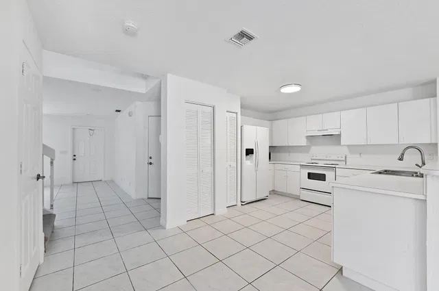 Residence photo 10