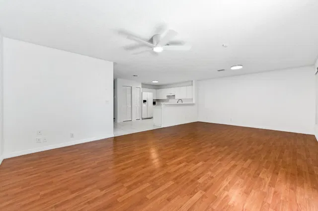 Residence photo 12